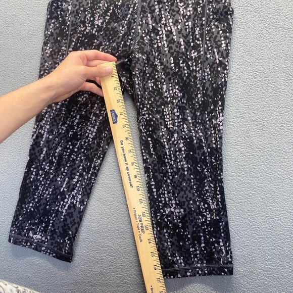Athleta Capri Leggings Black/White Women's Size Size S/P,Pockets,Athletic - Picture 6 of 9
